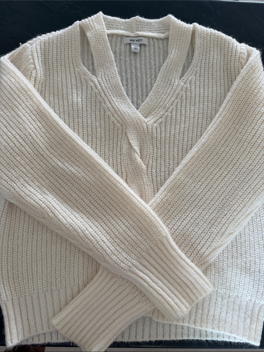 Nine West Cream Ribbed V-Neck Pullover Sweater